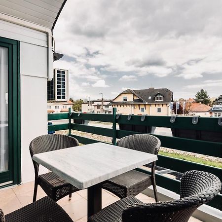 Monarchia Apartman Grand Mosonmagyaróvár 外观 照片